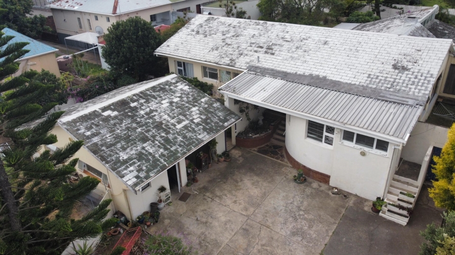 4 Bedroom Property for Sale in Berea Eastern Cape
